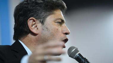 Periodista Ultra Libertario Difunde 'Fake News' Contra Kicillof, Quien Apunta Directamente a Milei