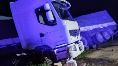 Camionero de Necochea Volcó en Santa Fe y Activó un Operativo por Sustancias Sospechosas