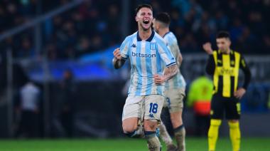 ¡Racing Avanza! La Academia Superó a Peñarol con Garra y un Final Agónico Rumbo a la "Gloria Eterna"
