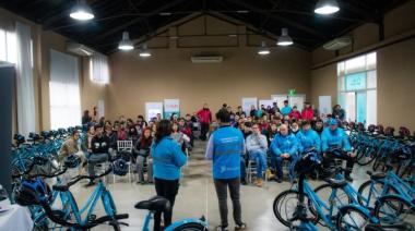 Acto en Puerto Quequén: Entrega de Pases de Transporte para Discapacitados y Bicicletas para la Comunidad