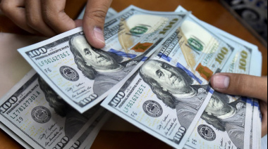 Nuevo "cepo" al dólar para directivos de bancos y sus familias