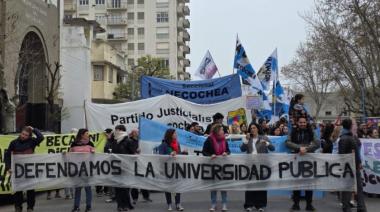 Multitudinaria Marcha en Defensa de la Educación Pública en Necochea