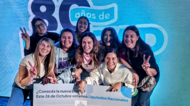 Jimena López encabezó acto de Fuerza Patria en Quequén:"Milei ingresó por las urnas, se tiene que ir por las urnas"