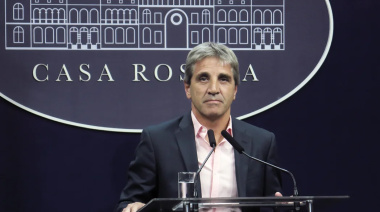 Caputo afirma que "está más cómodo" con el dólar a $1.500