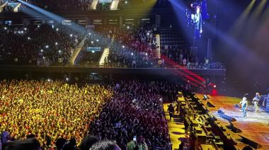 Con show de rock, Milei presentó su libro y pidió a sus seguidores "No aflojen"
