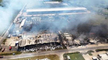 Inician hoy las pericias para determinar el origen del incendio en el Polígono Industrial Spegazzini