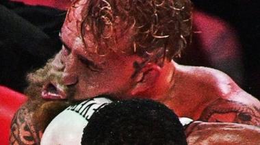 Anthony Joshua noqueó a Jake Paul y le rompió la mandíbula en una pelea brutal