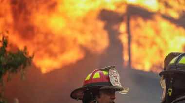 Tragedia en el sur de Chile: incendios forestales dejaron 16 muertos y más de 50.000 evacuados