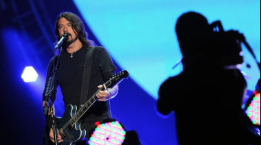 Dave Grohl contó en pleno show que Foo Fighters terminó su nuevo disco hace poco