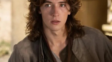 Julen Katzy el actor de Netflix que trabaja en un balneario de San Clemente del Tuyu