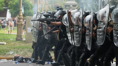 Tensión en el Congreso: denuncian infiltrados policiales y represión indiscriminada durante la marcha contra la reforma laboral