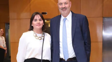 Del ajuste al favor: el ministro «motosierra» que contrató a su mujer por $114 millones