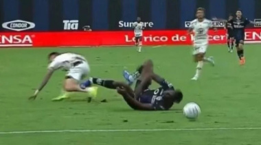 La brutal patada de un argentino que dejó a su rival con una fractura expuesta en Ecuador