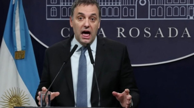 El extraño milagro económico de Adorni: compró un semipiso de USD 230.000 a días de asumir