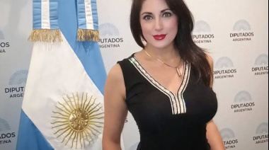 La diputada libertaria Juliana Santillán "viajó en el tiempo" y se reunió con el embajador de Checoslovaquia