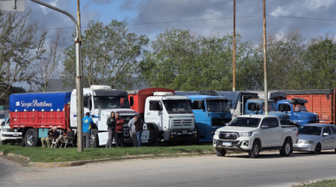 Paro de transportistas complica la logística en plena cosecha