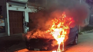 Le incendiaron 2 autos en una semana en al Avenida 42... DUDOSO