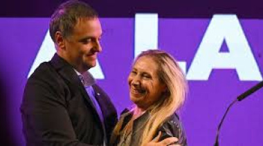 Presión opositora y ofensiva oficialista mientras crece el caso Adorni