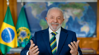 Mientras en Brasil, Lula busca reducir la jornada laboral, en Argentina la crisis obliga a trabajar más