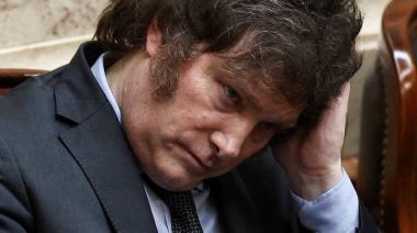 La imagen de Milei cae 13 puntos y ya lo superan tres dirigentes opositores