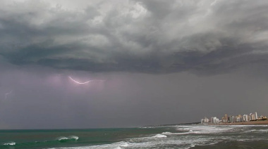 Alerta por lluvias y tormentas fuertes durante todo el miércoles en Necochea y Quequén