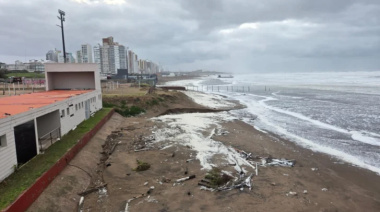 Impactante crecida del mar y del río: El agua avanzó con fuerza sobre la costa de Necochea y Quequén