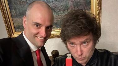 Los videos virales de Adorni donde admitía no conocer cómo funciona Bitcoin