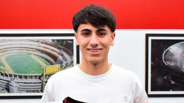 Lucas Silva firmó su primer contrato profesional con River y fue blindado en 100 millones de euros
