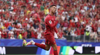 Cristiano Ronaldo brilló en la goleada de Portugal pero plantó a un periodista que le nombró a Messi