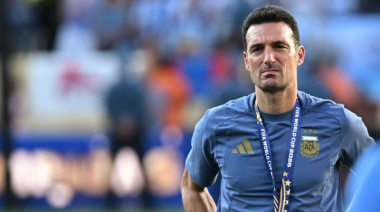 Scaloni despejó dudas sobre la bandera de Malvinas y confirmó que dirigirá hasta fin de año