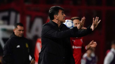 Gustavo Quinteros metió presión tras el triunfo de Independiente: "Me faltan dos o tres refuerzos"