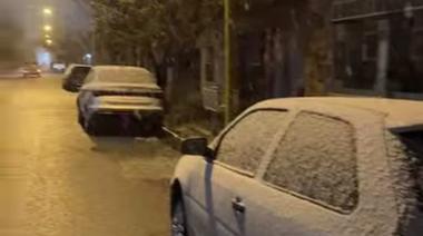 La nieve llegó al interior del distrito y tiñó de blanco varias localidades