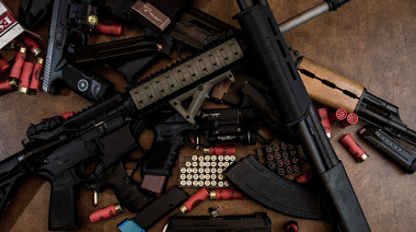 En el barrio Luz y Fuerza, encontraron sin vida a un jubilado y tenía un arsenal en su casa