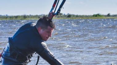 Murió un instructor de kitesurf en la laguna Setúbal y su novia grabó el trágico accidente