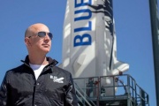 Jeff Bezos y su hermano serán los primeros "turistas" en el espacio
