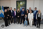 Polémica Por El "Milagro" Del Pastor Amigo De Milei: ¿100 Mil Pesos Se Convirtieron En 100 Mil Dólares?