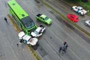 Paciente Psiquiátrico Roba un Patrullero y Choca Contra un Colectivo