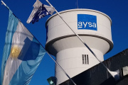 Volvieron los 90: el Gobierno quiere privatizar AySA