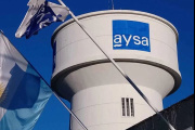 El Gobierno Avanza con la Privatización de AySA: Habilitan Venta de Acciones y Cortes por Falta de Pago