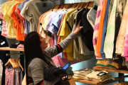 Preocupación en el Sector Textil: La Venta de Ropa Cayó un 7,7% Interanual en Mayo-Junio