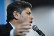Periodista Ultra Libertario Difunde 'Fake News' Contra Kicillof, Quien Apunta Directamente a Milei