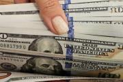 El Dólar Arranca la Semana con Suba y las Acciones con Caída tras el Resultado Electoral