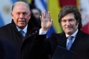 Werthein firmó 83 traslados diplomáticos por US$2 millones dos días antes de renunciar