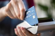 La tasa de interés de tarjetas de crédito en Argentina supera en 437% a la de Venezuela
