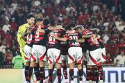 Racing cayó ante Flamengo con un gol en contra de Marcos Rojo