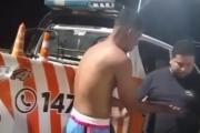 Chocó dos veces, incluyendo a la camioneta de tránsito, tras circular en contramano y sin casco