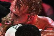 Anthony Joshua noqueó a Jake Paul y le rompió la mandíbula en una pelea brutal