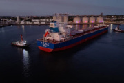 Puerto Quequén concreta el primer embarque de trigo argentino a China