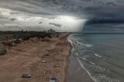 Alerta Naranja total en Necochea y Quequén: el temporal no da tregua y rige un pronóstico de peligro para este martes