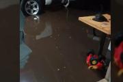 Una familia sufrió un metro de agua dentro de su casa y pide ayuda urgente para su hija de 8 años